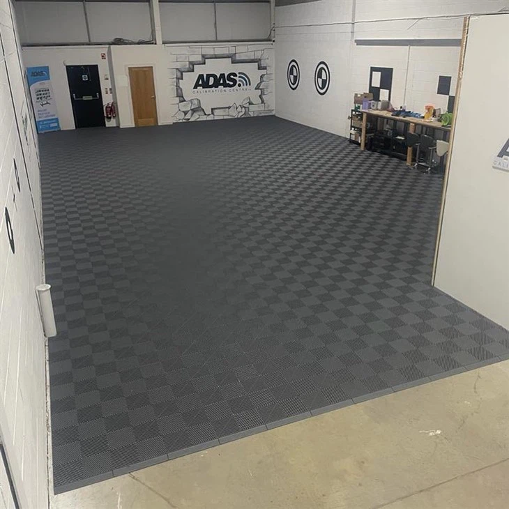 Hot Seller Durable Best Quality Flexible Garage Floor Tiles High Quality Pvc Flooring For Garage For Carwash Detailing Shop